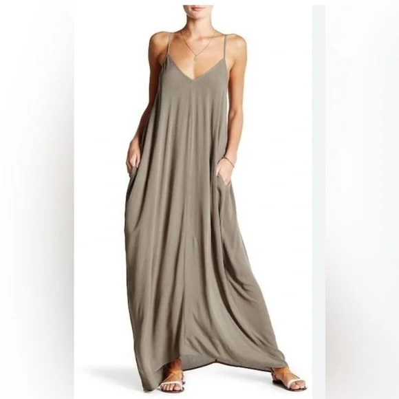 fitted lace wedding dress Helena Mila Maxi Dress Black/Khaki / M/L main image 1